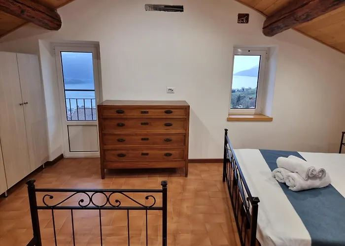 Casa Del Pozzo فيركانا