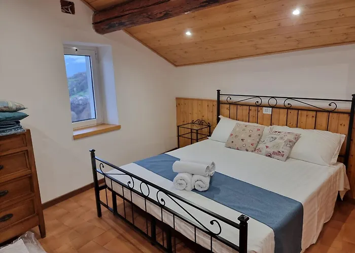 Casa Del Pozzo شقة فيركانا