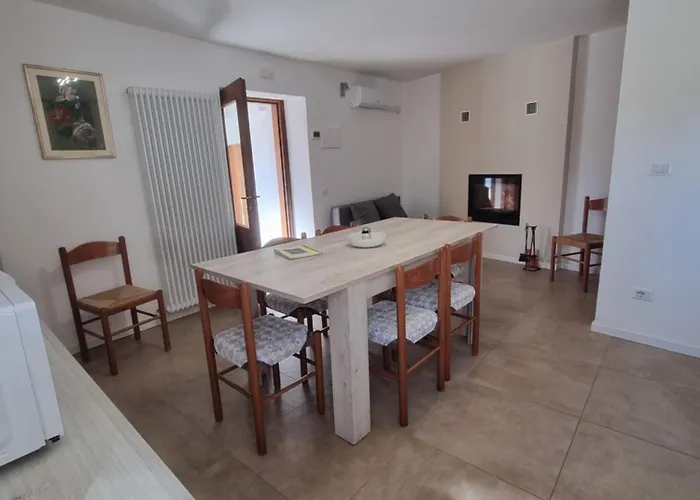 Casa Del Pozzo شقة